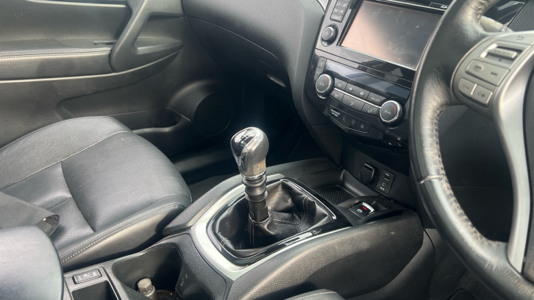 Nissan X-Trail 1.6 dCi Tekna 5dr Diesel Station Wagon